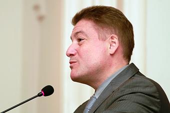 Боос поручил минэкономики разобраться с "крышеванием"