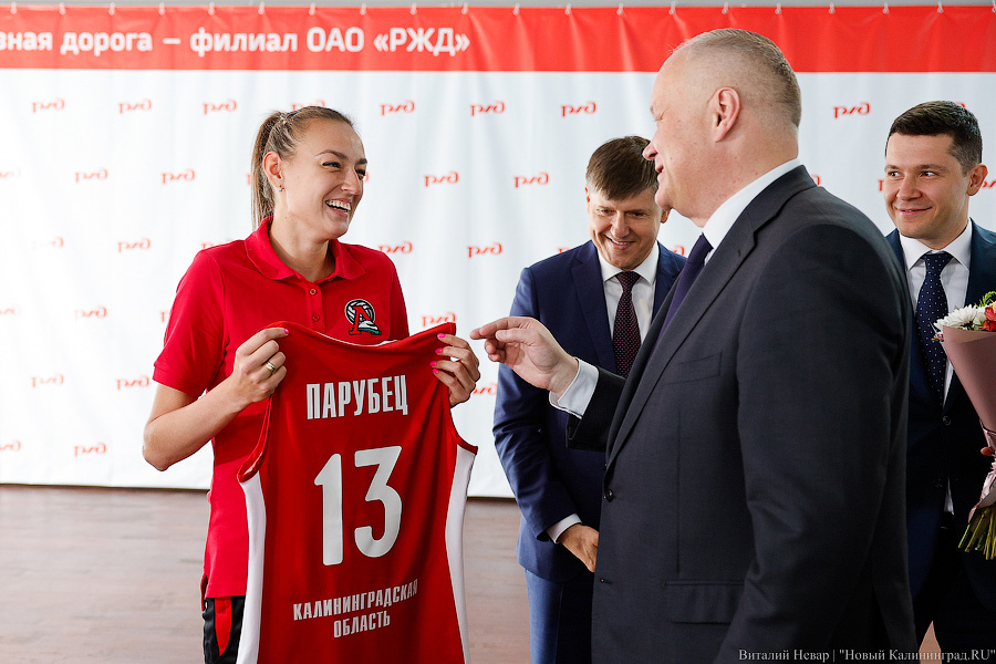 Смена машинистов: калининградский «Локомотив» представил новых тренера и капитана (фото)