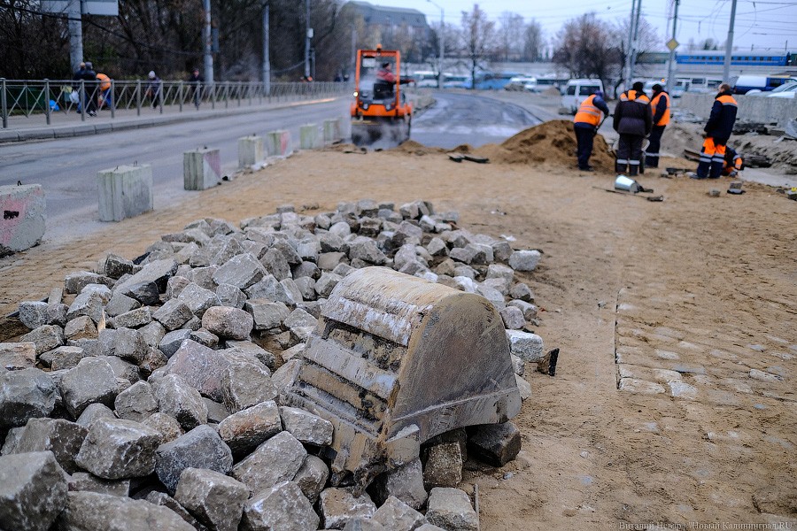 Временная брусчатка: как Киевскую готовят к техническому открытию движения (фото)