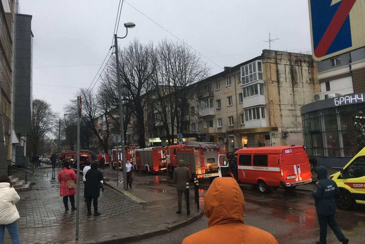 В Калининграде случился пожар в ТЦ «Маяк» (фото)