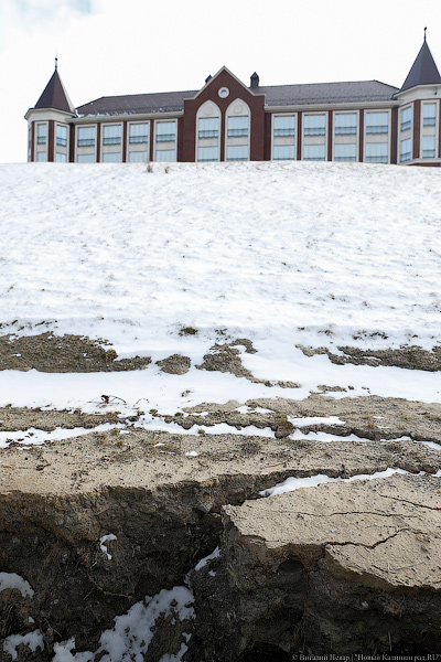 Под давлением: что происходит с берегом у резиденции президента в Пионерском