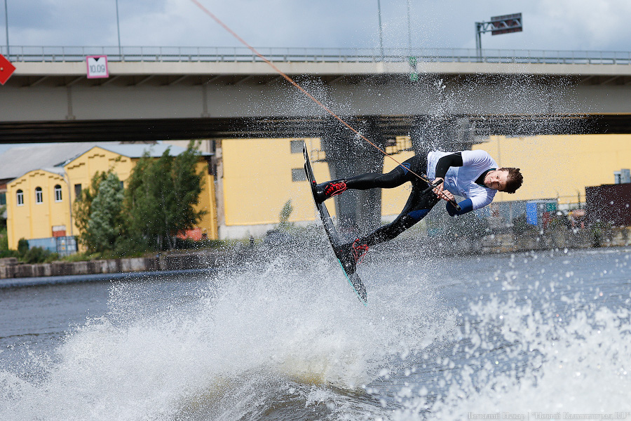 Фронтролл на Преголе: в Калининграде проходит первенство России по вейкбордингу (фото)
