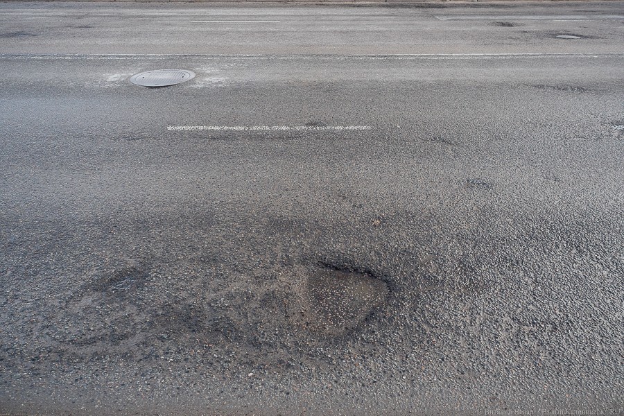 В ожидании «плямб»: как выглядят дороги Калининграда после зимы (фото)