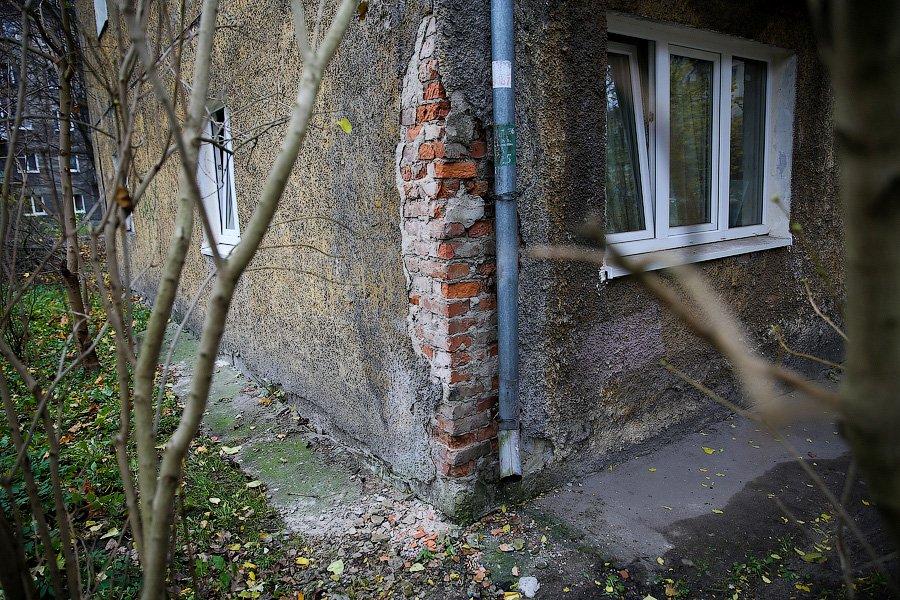 Жительница дома, «плавающего в говне»: мы месяц не можем попасть к Цуканову