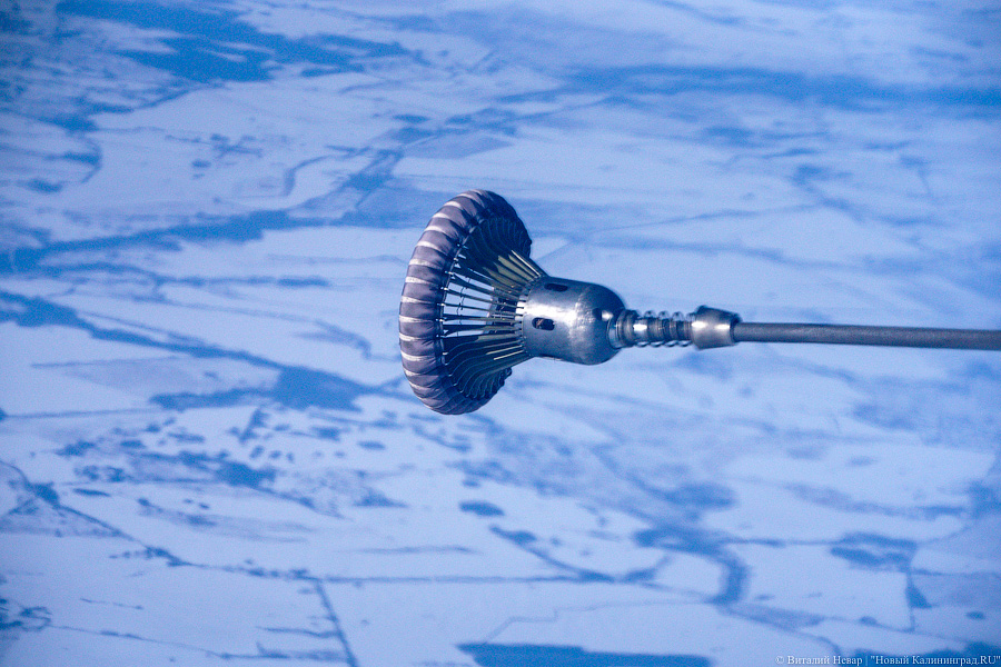 Летчики Балтфлота отрабатывают дозаправку в воздухе. Фоторепортаж «Нового Калининграда»