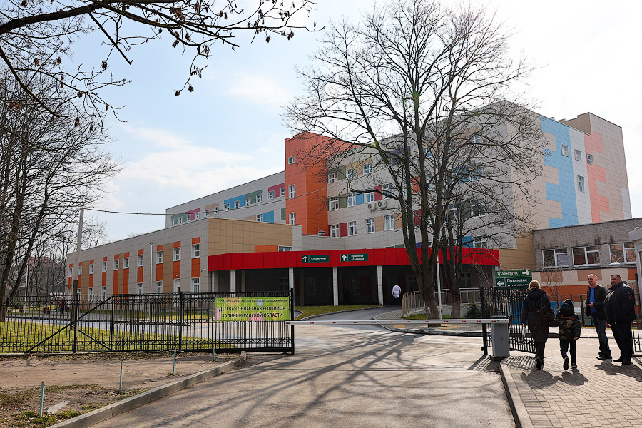 Алиханов: парковку у нового корпуса Детской областной для родителей не откроют