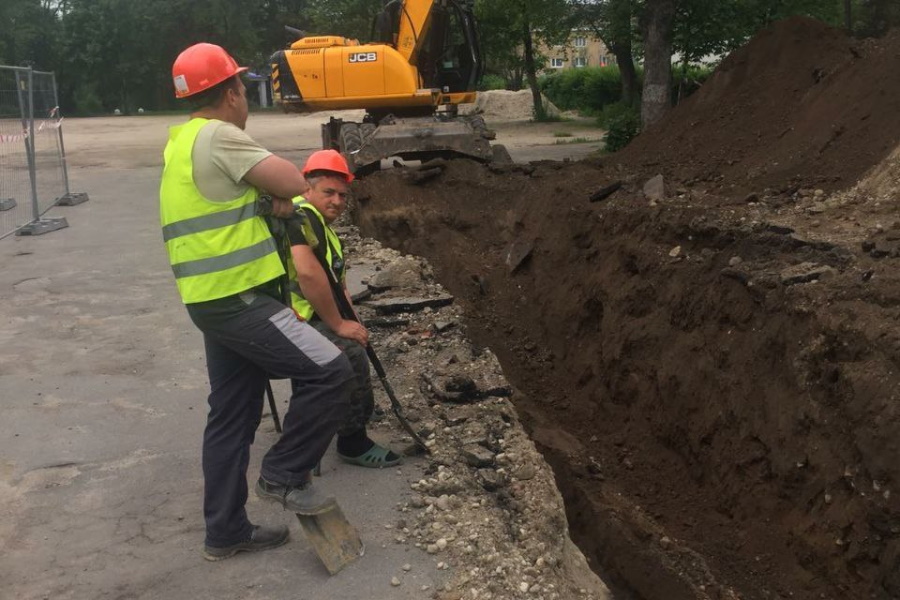 В Калининграде перекопали парковку у Южного парка