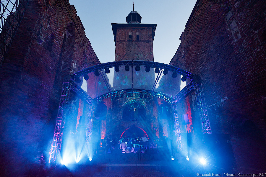 Музыкальное приношение: концерт в руинах кирхи Святого Якоба в фотографиях (фото)