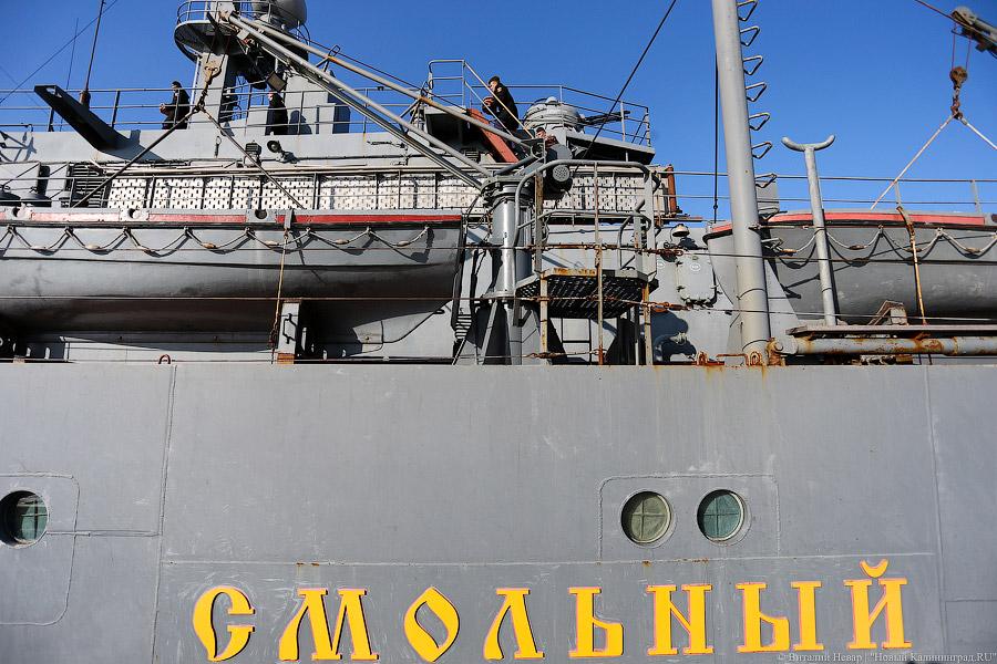 Оркестр и поросенок: в Балтийск из дальнего похода вернулись курсанты БВМИ