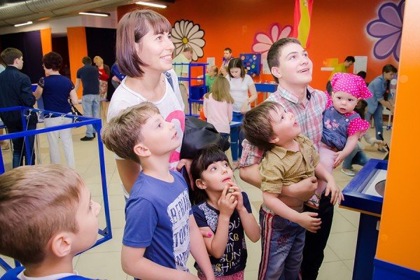 Новый музей научных развлечений приглашает на робопраздник 12 июня!