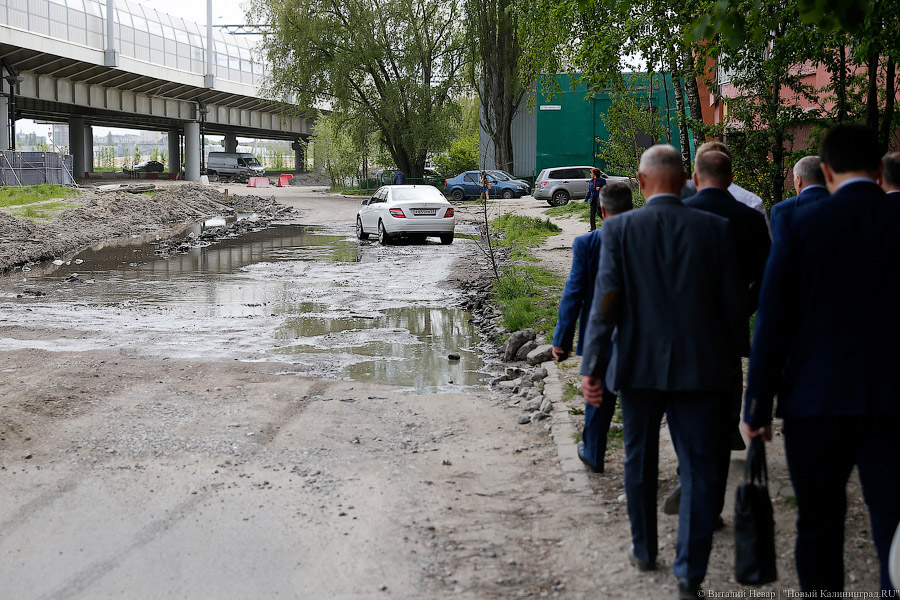Глава Калининграда пообещал привести в порядок временную дорогу на Павлова