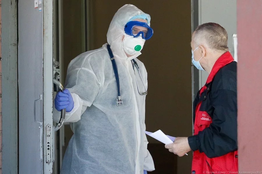 В РФ число официально зарегистрированных смертей от коронавируса превысило 7 тысяч