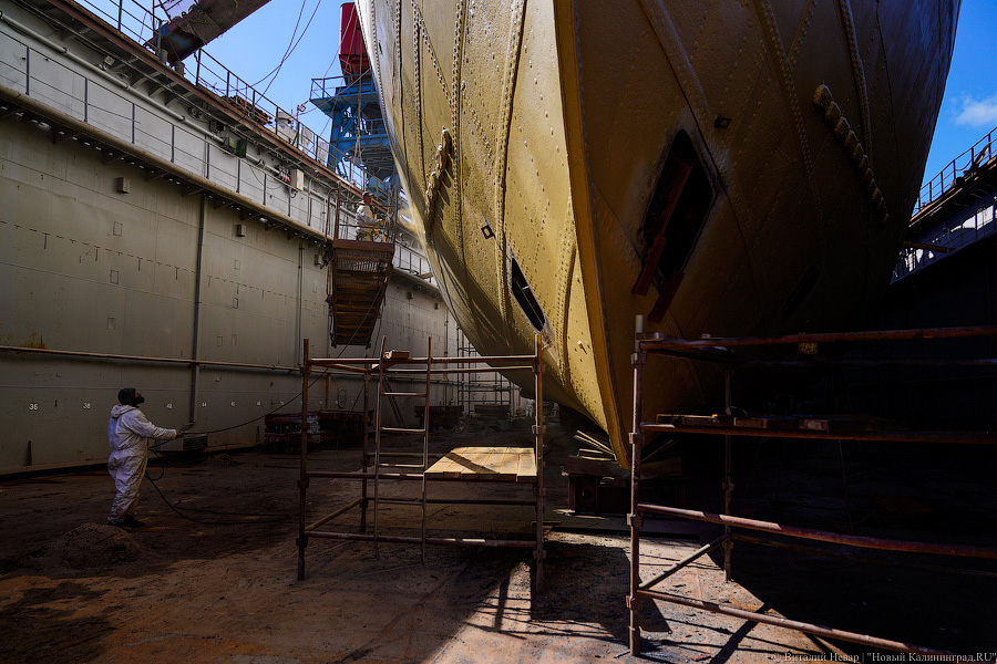 После кругосветки и перед новым рейсом: барк «Седов» проходит ремонт в Светлом (фото)
