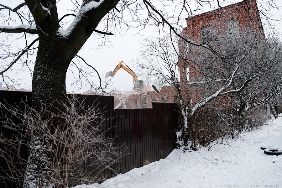 Ресторан в параллельной вселенной: здание оберлицея на Томской почти снесли