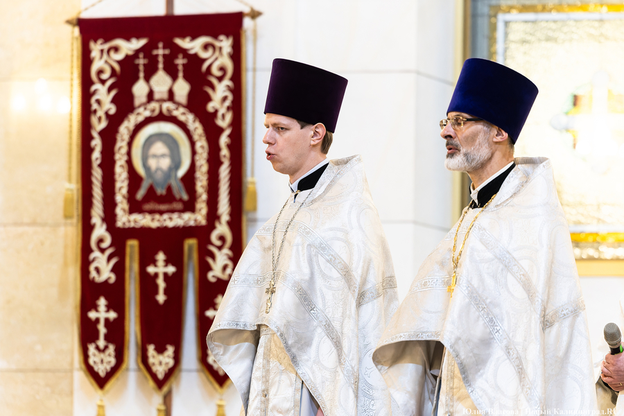 Крестный ход и литургия: как в Калининграде встретили Рождество (фото)