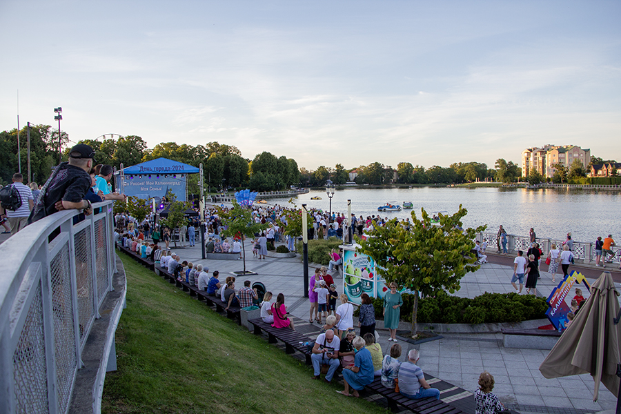 Юлиан на закате и танцы под хиты прошлых лет: Калининград отмечает День города (фото)