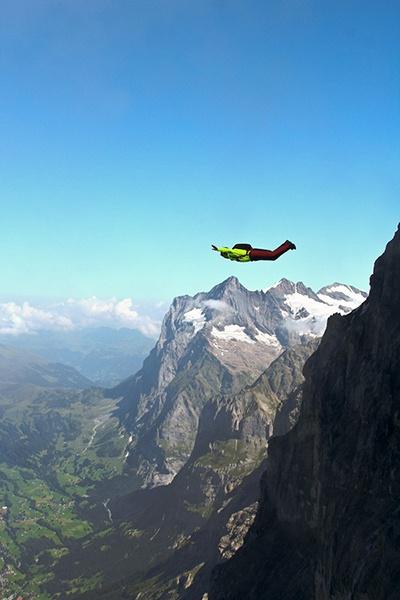 «Критическая высота»: чем Дом Советов так привлекает экстремалов? (фото, видео)