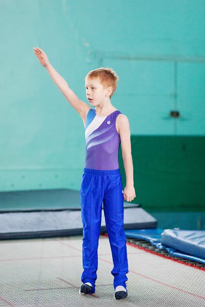 «Прыгучий спорт»: фоторепортаж с соревнований по прыжкам на батуте