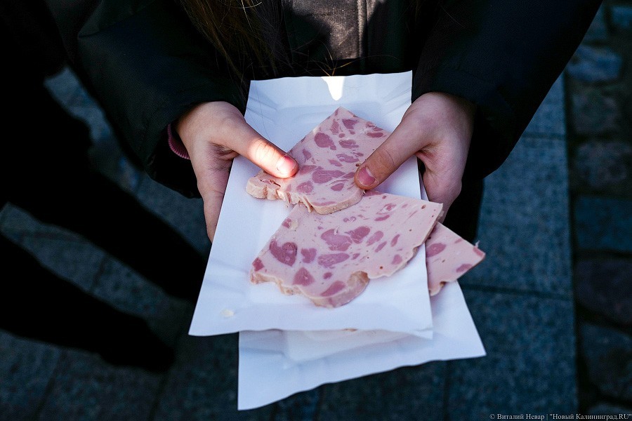 Тот же праздник, только в профиль: День длинной колбасы прошёл на новом месте