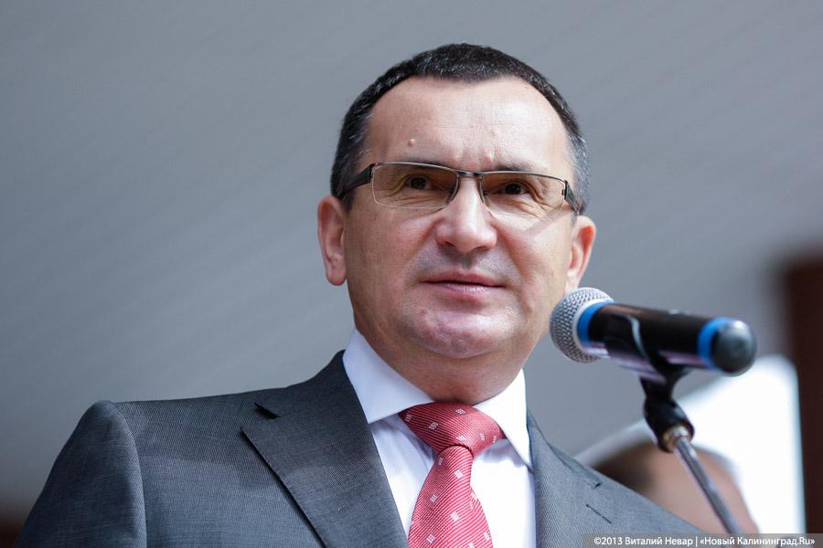 Сын за отцом: министр сельского хозяйства Николай Федоров посетил область