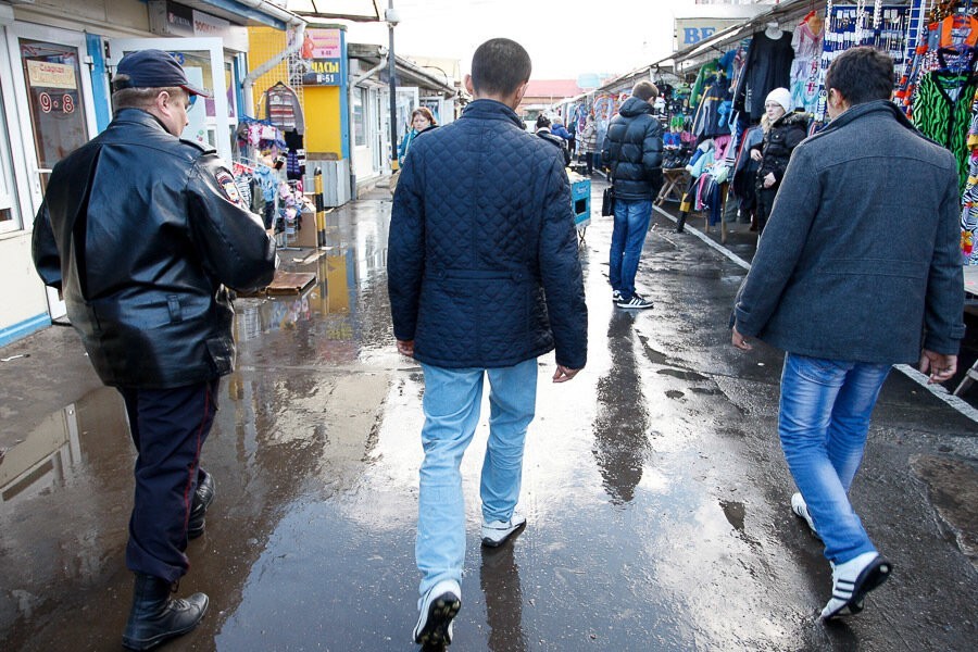 Совбез выступил за усложнение процедуры предоставления мигрантам права на работу