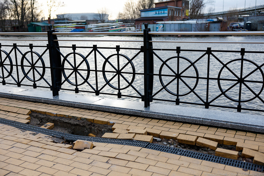 Трибуца и пустоты: что происходит с многострадальной набережной (фото)
