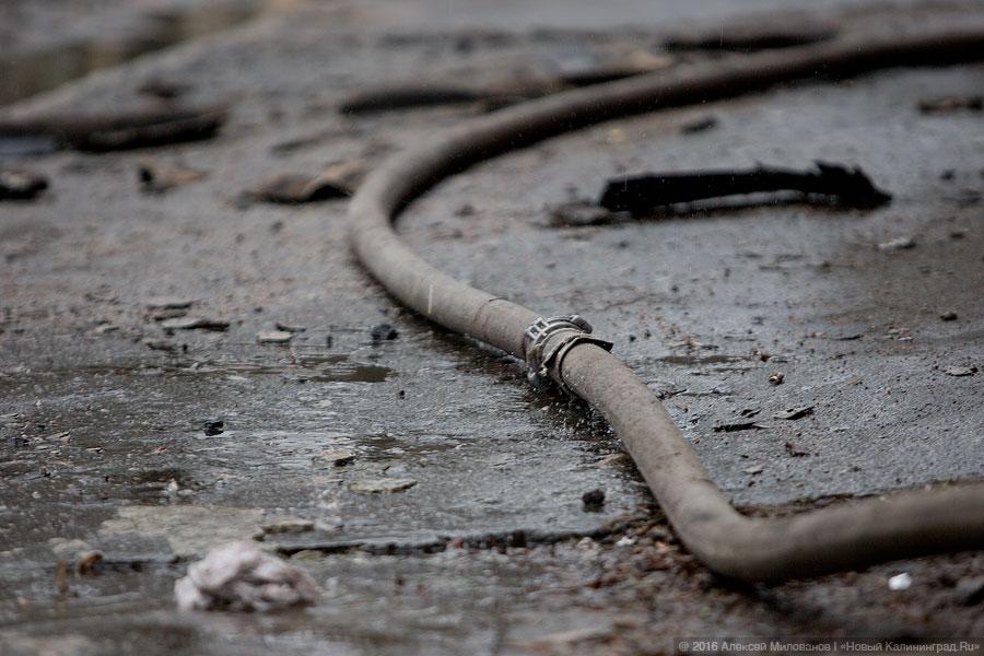 Без крыши: последствия крупного пожара в Калининграде