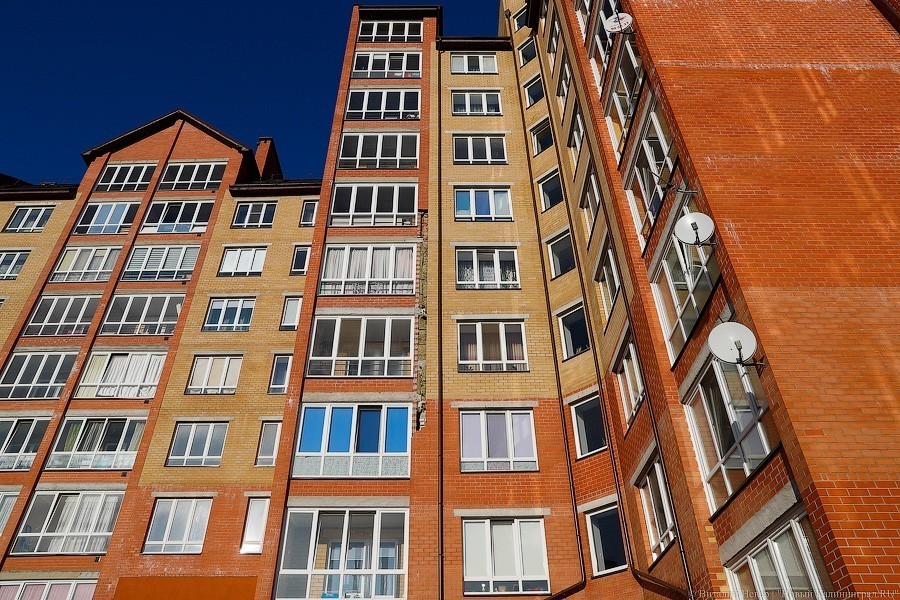 В поселке Васильково в жилом доме лифт с пассажиркой сорвался с шестого этажа