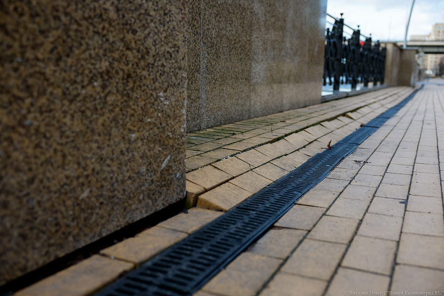 Трибуца и пустоты: что происходит с многострадальной набережной (фото)