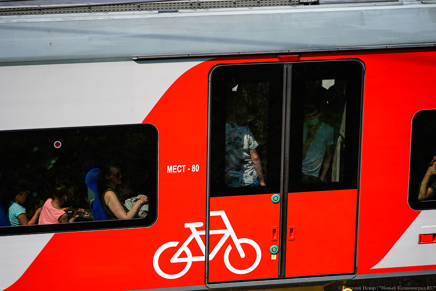 Не для слабаков: желающие уехать к морю штурмуют электрички и автобусы