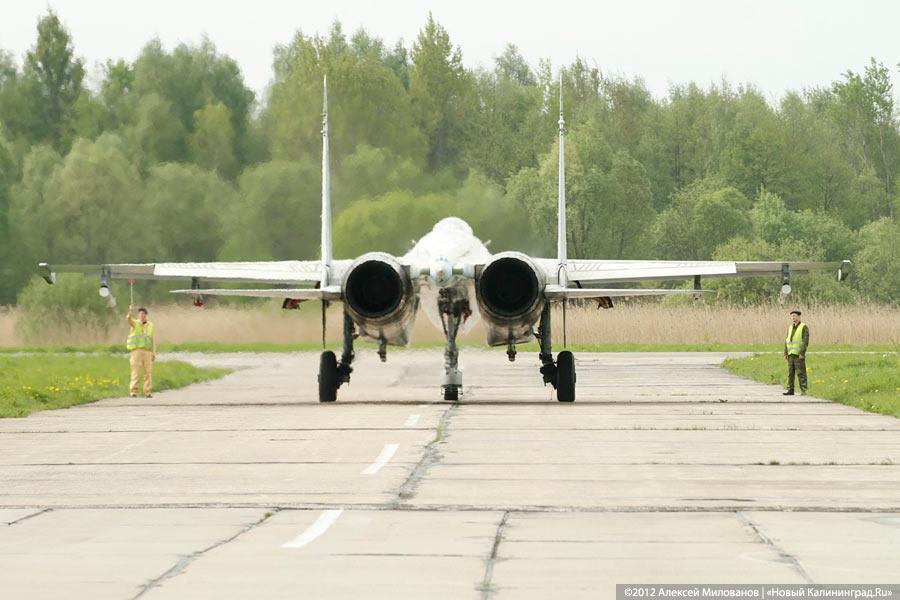 «Учёба в небе»: фоторепортаж с тренировочных полётов Су-27