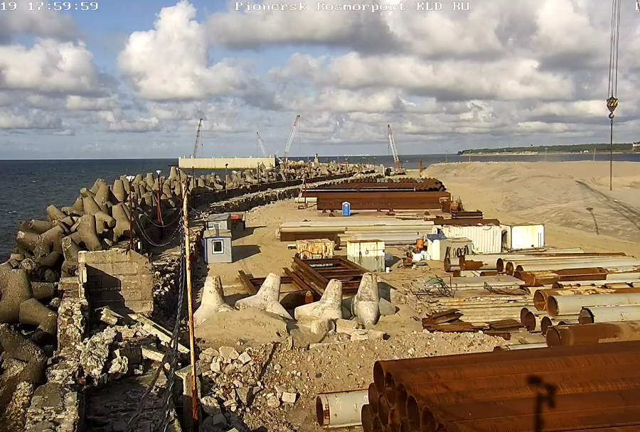 Сроки строительства глубоководного порта в Пионерском сорваны более чем на месяц