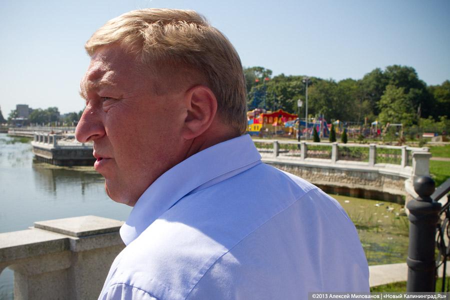 С собакой-улыбакой: Ярошук вновь пообещал завершить реконструкцию набережной Верхнего озера