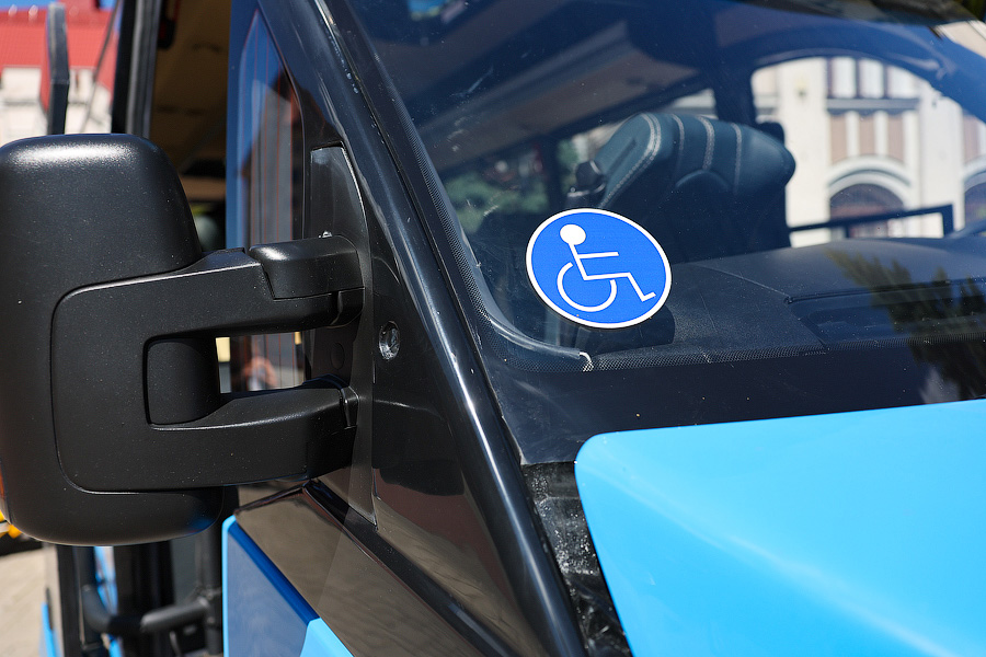 Эксклюзивный проект: в Калининграде появился туравтобус для колясочников (фото)