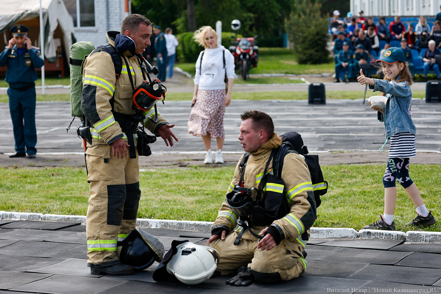 И огонь, и вода: как проходил финал областного конкурса МЧС в Калининграде (фото)