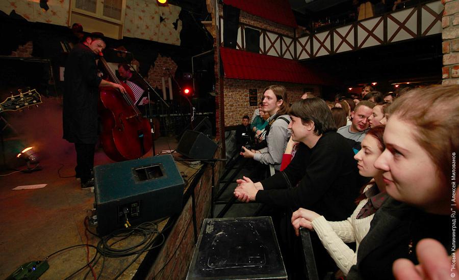 "Billy's Band" в "Кури Бамбуке": фоторепортаж "Нового Калининграда.Ru"