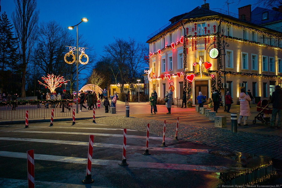 13 февраля: Зеленоградск украсили к Дню святого Валентина