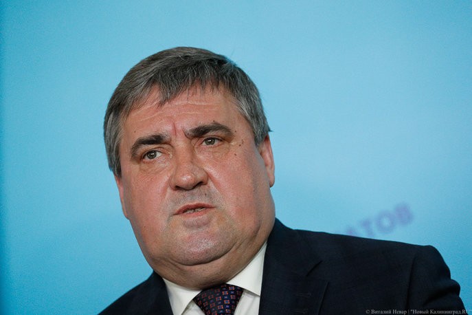 Силанов о незаконных афишах: деньги собрали и уехали, а нам остается грязный город