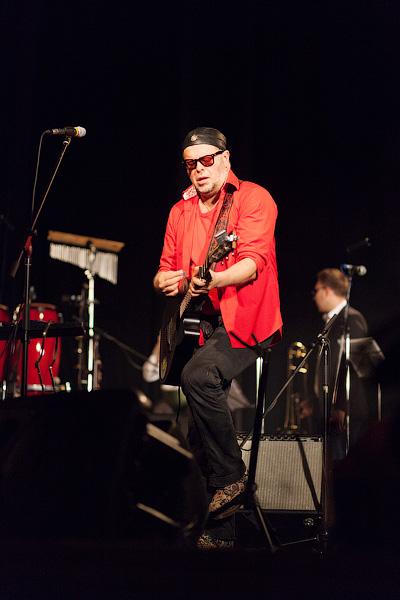 «Гребенщиков и оркестр»: фоторепортаж с концерта группы «Аквариум»