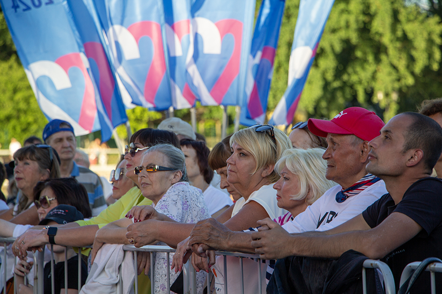 Юлиан на закате и танцы под хиты прошлых лет: Калининград отмечает День города (фото)