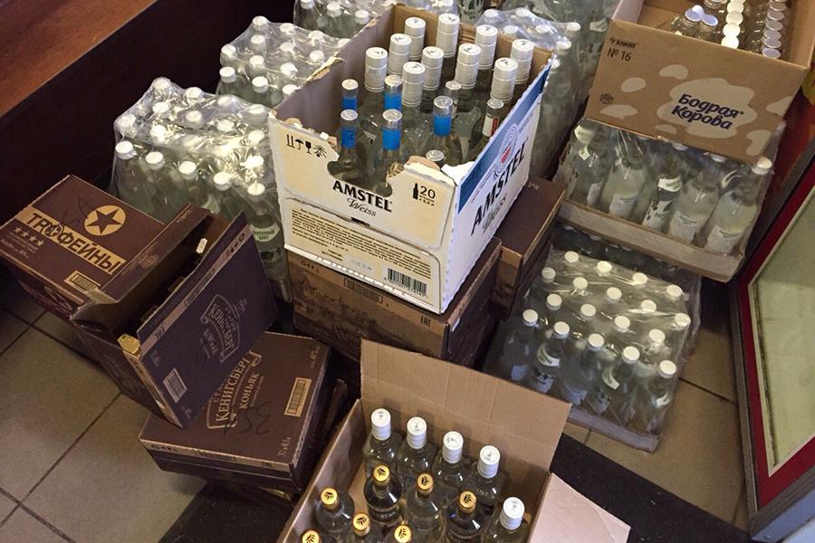В Зеленоградске у бизнесмена изъяли 402 литра поддельного алкоголя (фото) 