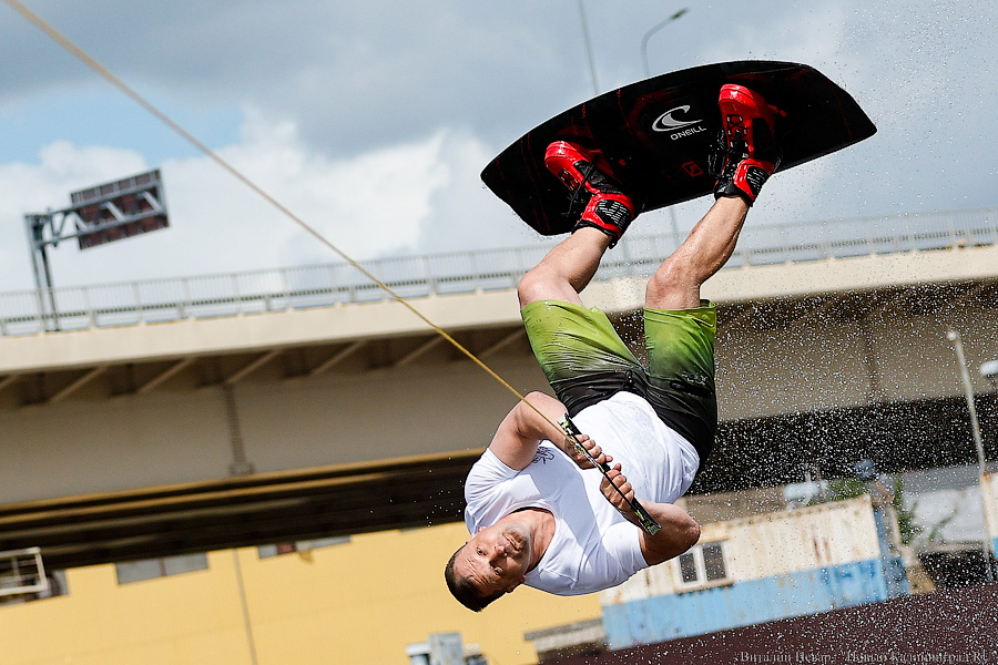 Фронтролл на Преголе: в Калининграде проходит первенство России по вейкбордингу (фото)