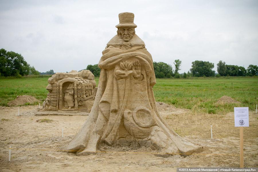Песочная Гофманиана: под Гурьевском проходит второй фестиваль песчаных скульптур