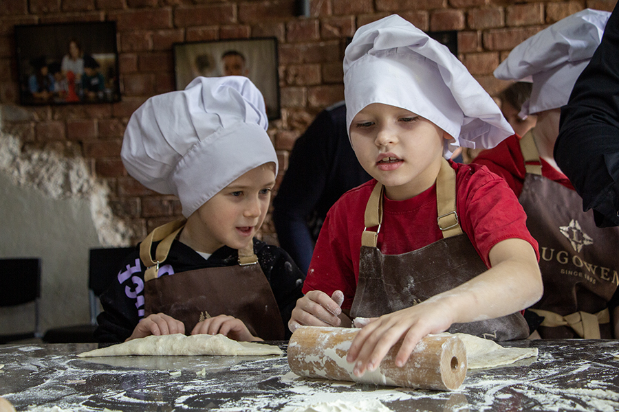 Пиццеёж и азот для мороженого: как в усадьбе Луговен учили детей кулинарии (фото)