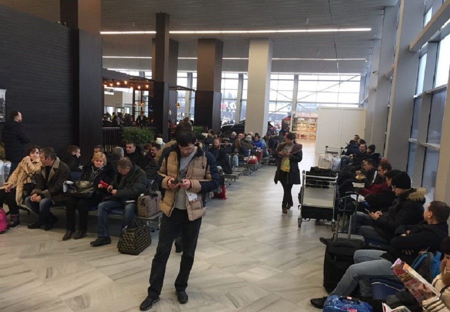 В аэропорту «Храброво» из-за тумана задерживаются десять рейсов