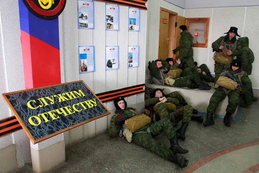 "Солдат спит - министр идет": фоторепортаж "Нового Калининграда.Ru"