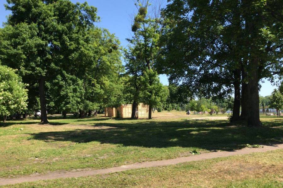 «Стрелка» о мусоре на Верхнем озере: в пятницу будет генеральная уборка