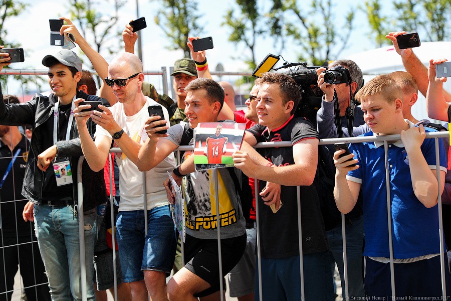 Компани, де Брёйне, Феллайни и тот самый Анри: сборная Бельгии в городе (фото)