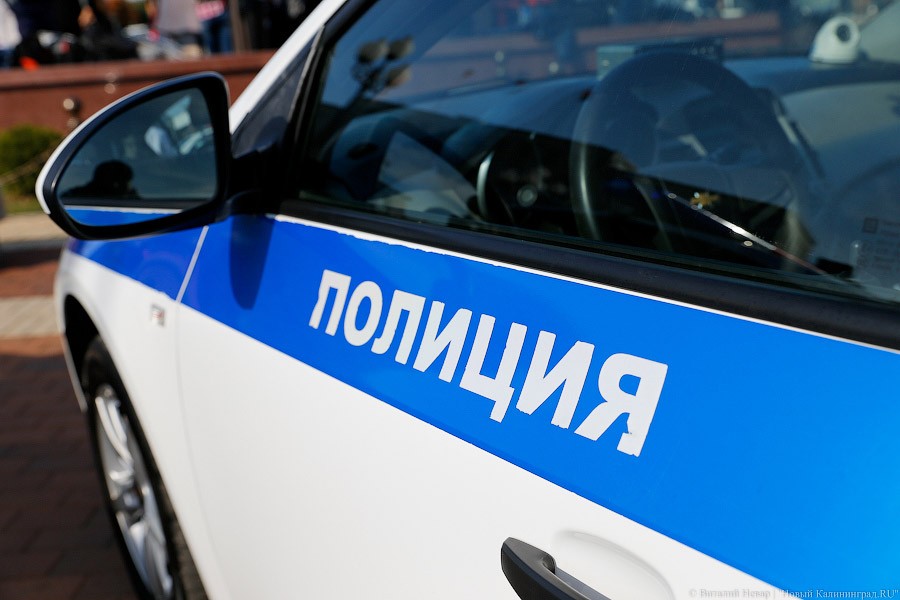 Калининградец разбил стекло не пропустившего его пассажирского автобуса