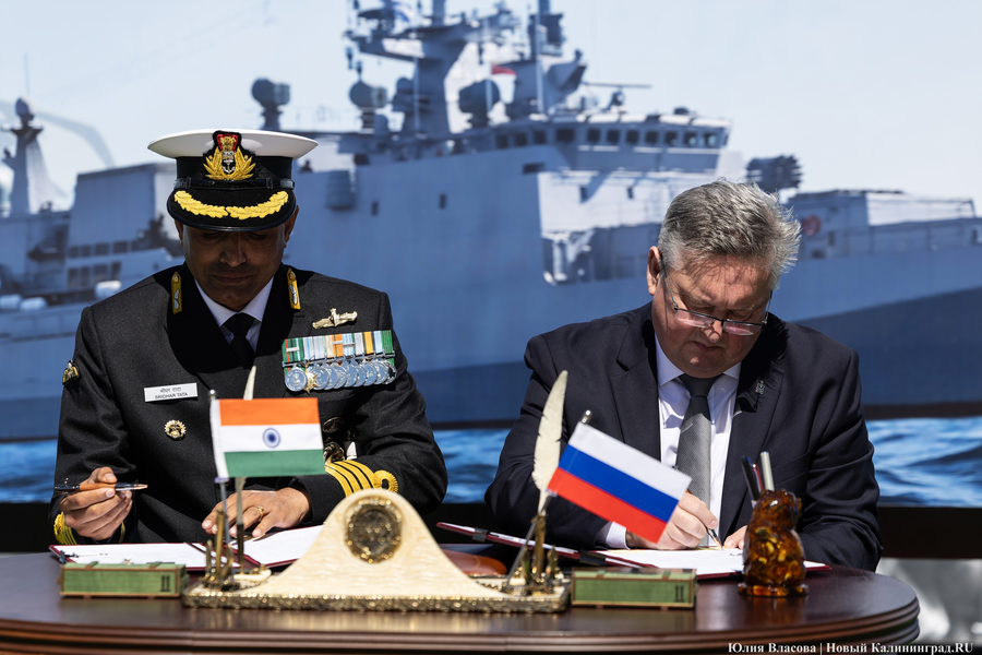 «Меч» для Индии: в Калининграде передали индийским ВМС фрегат с завода «Янтарь» (фото)